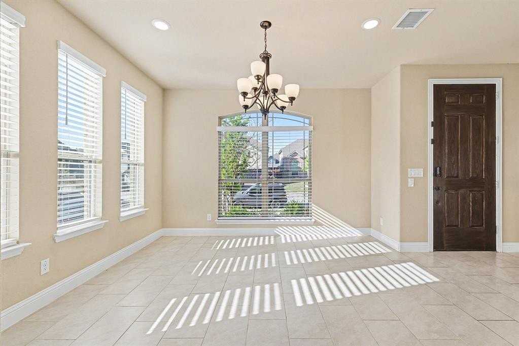 1012 Granger Dr - Photo 5 of 40