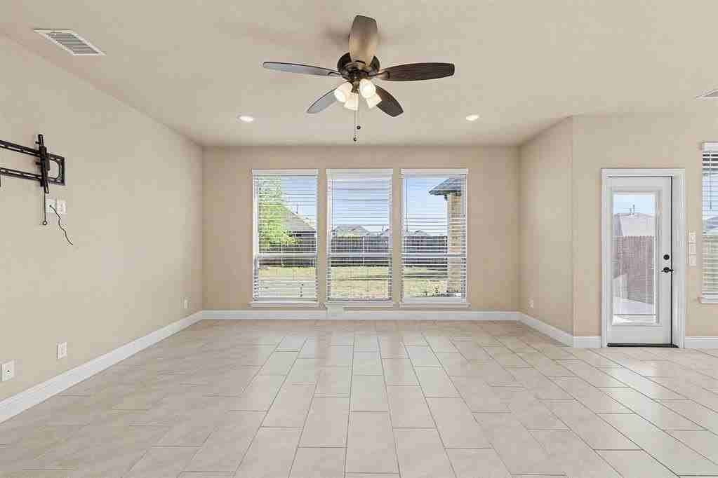 1012 Granger Dr - Photo 7 of 40