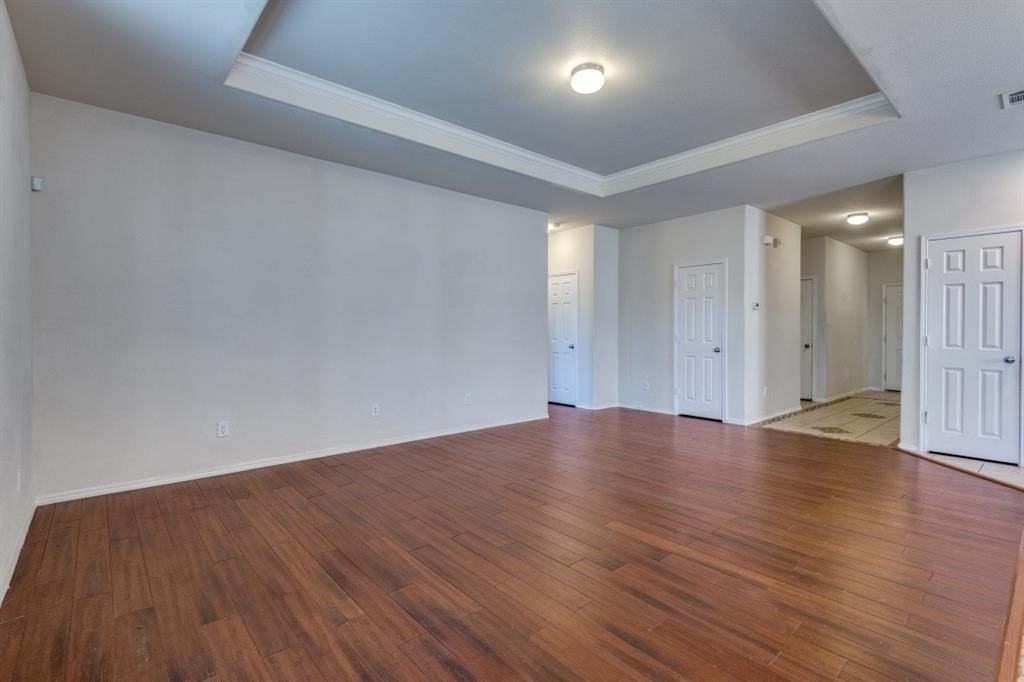 2031 Avondown Rd - Photo 5 of 25