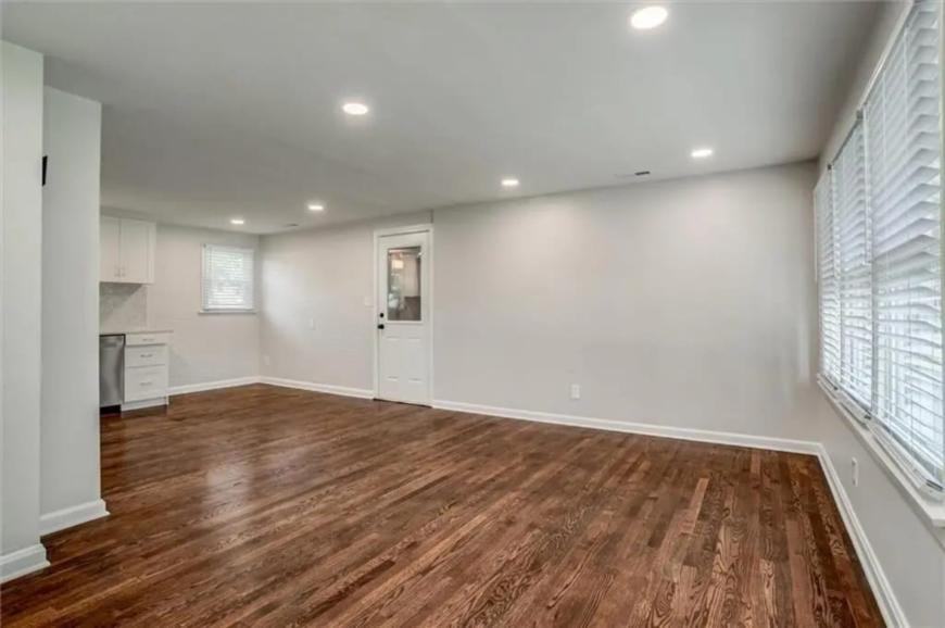 6600 Lowell Ave - Photo 2 of 10