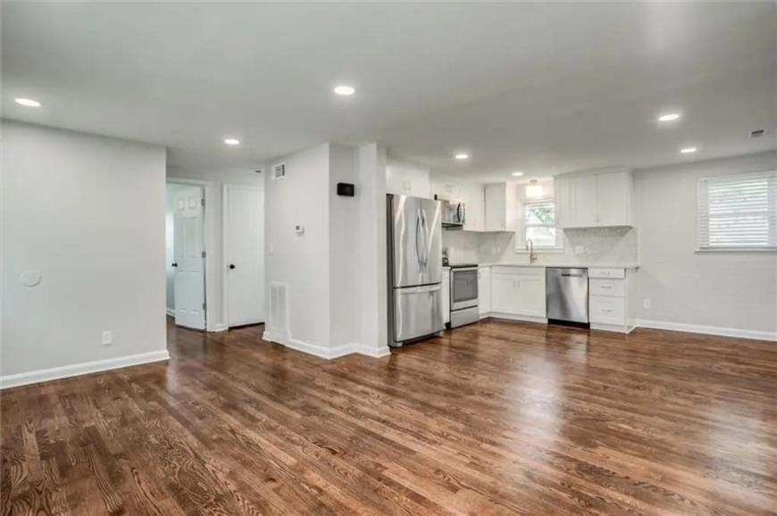 6600 Lowell Ave - Photo 3 of 10