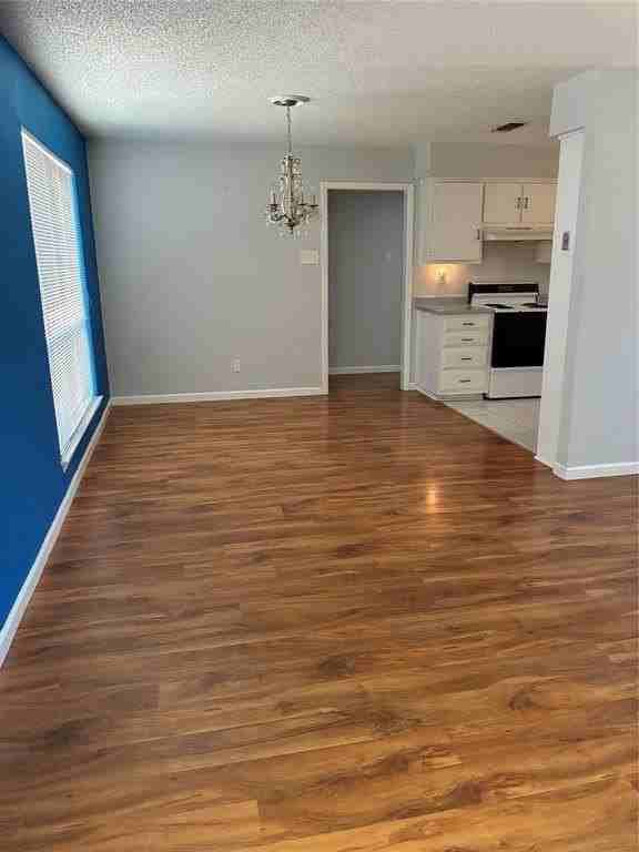 3605 Wendell Dr - Photo 5 of 9