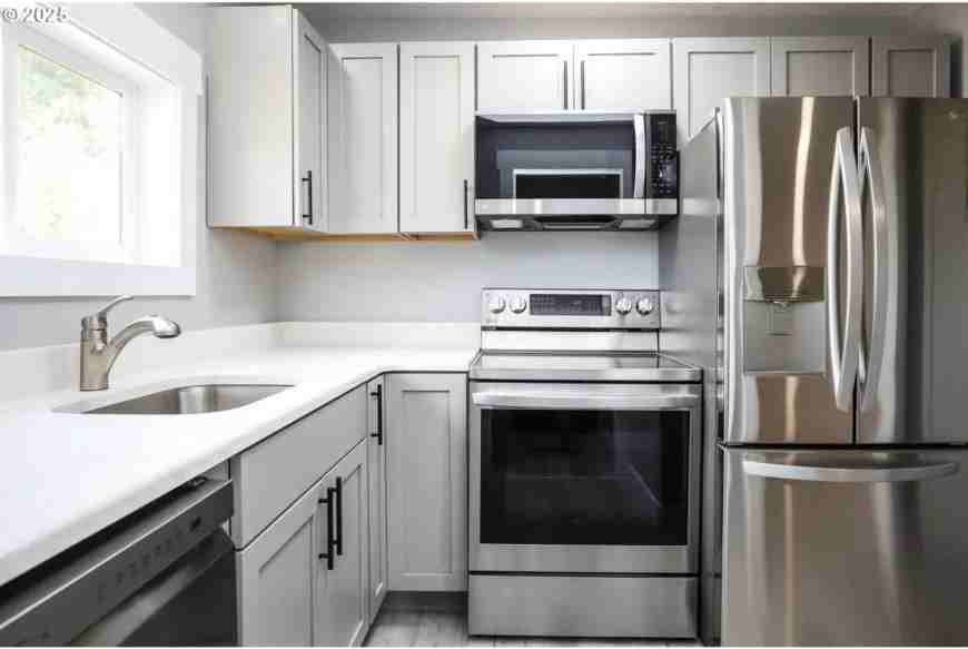 4691 Royal Ave - Photo 3 of 10