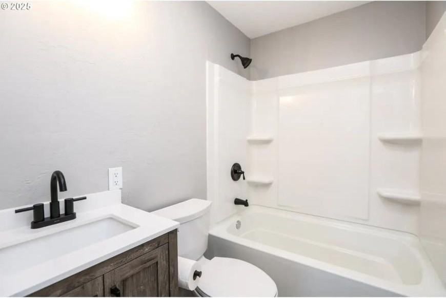 4691 Royal Ave - Photo 7 of 10