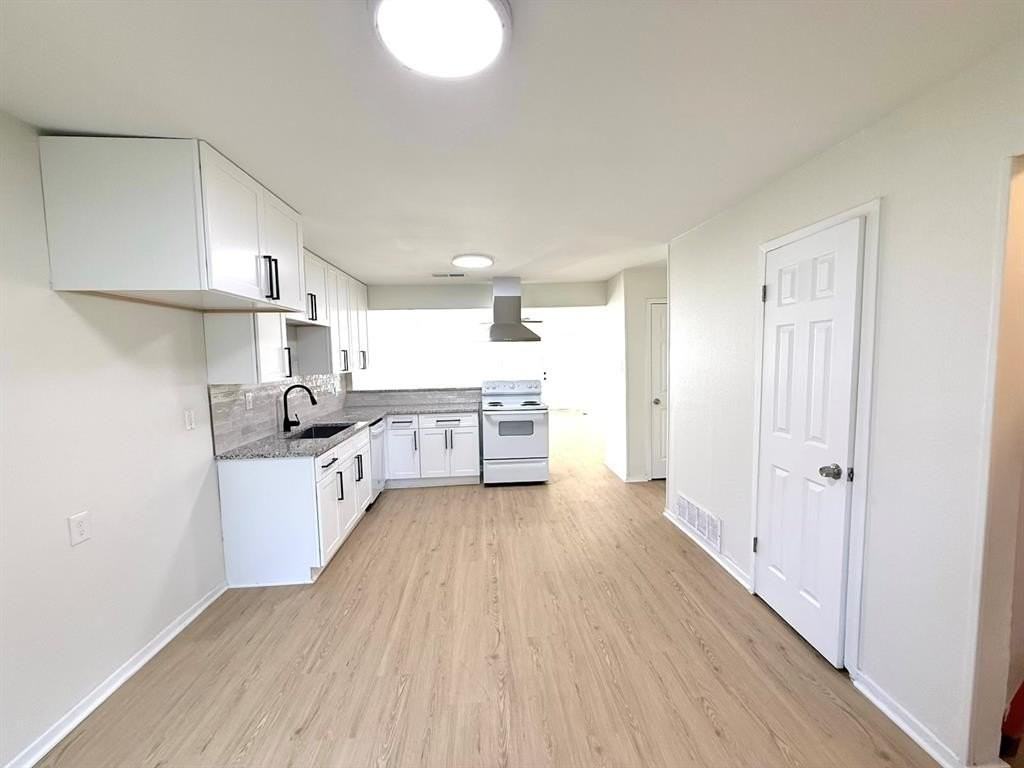 1401 Arvel Cir - Photo 3 of 23