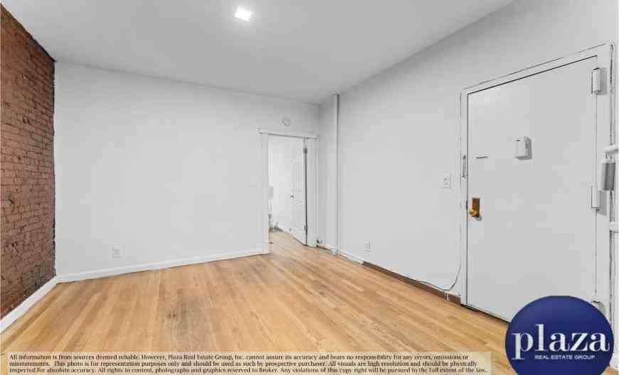 121 Bank St - Photo 4 of 10