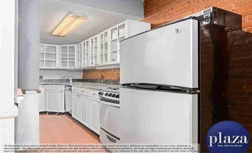 121 Bank St - Photo 6 of 10