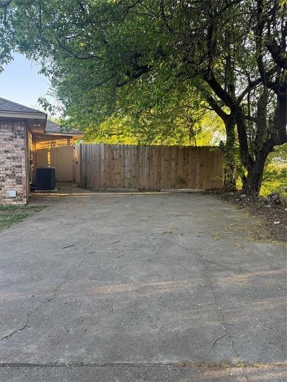 500 Renee Dr - Photo 3 of 22