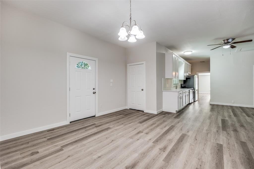 5416 E Side Ave #LEFT - Photo 2 of 12