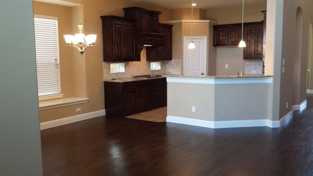 2449 Kingsgate Dr - Photo 2 of 13