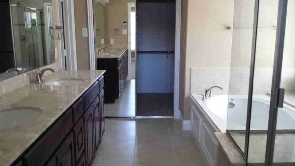 2449 Kingsgate Dr - Photo 7 of 13