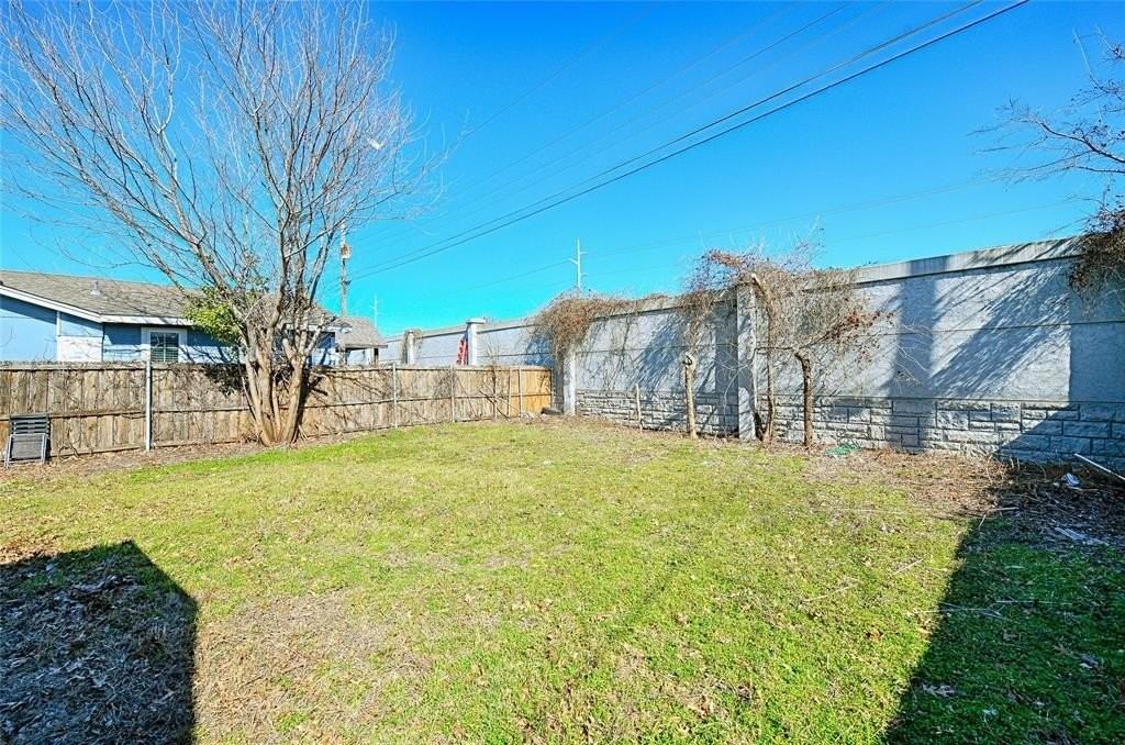 523 Parker Cir - Photo 5 of 22