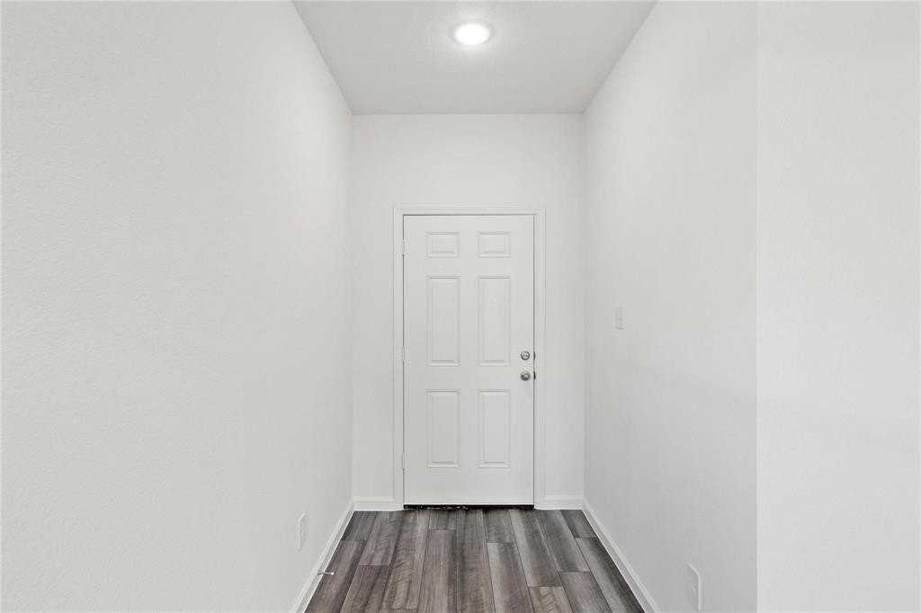 761 Yorkshire Dr - Photo 2 of 17