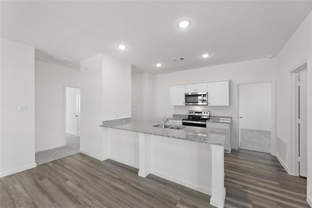 761 Yorkshire Dr - Photo 6 of 17