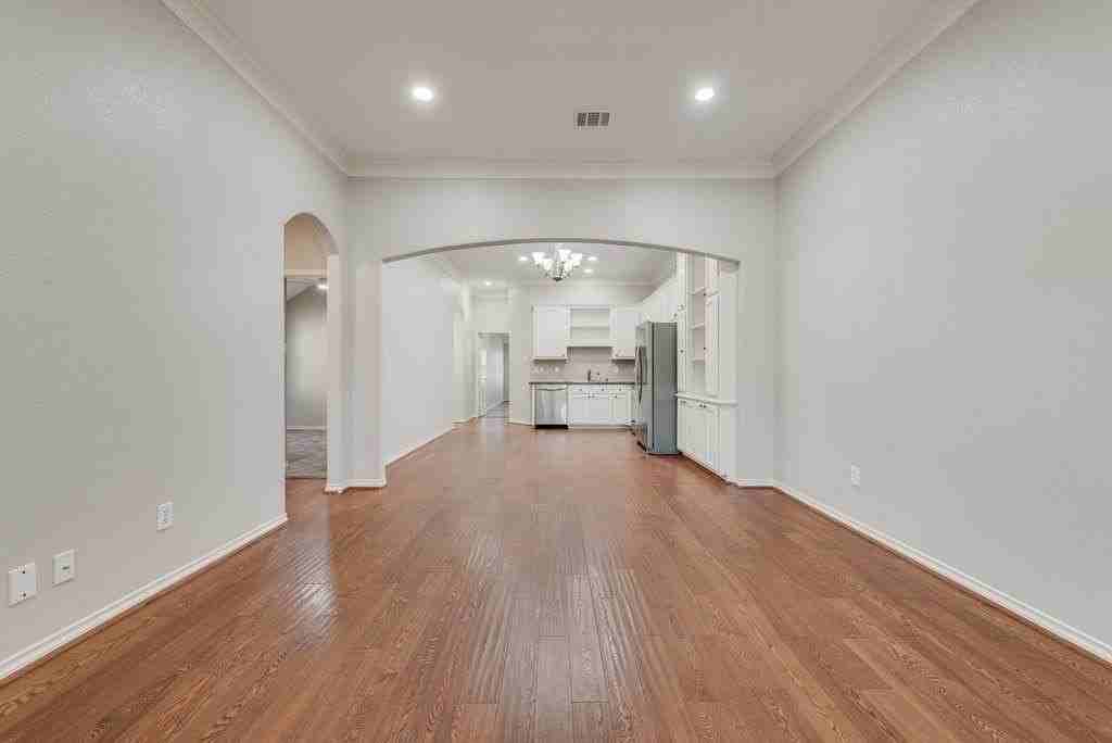 2155 Colby Ln - Photo 4 of 23