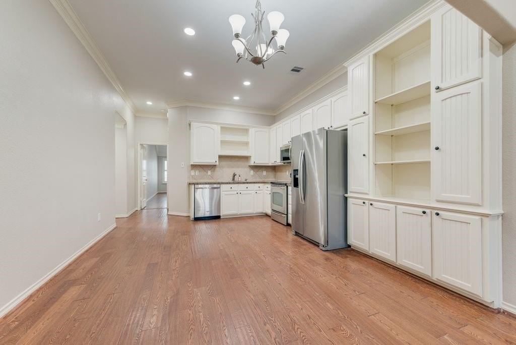 2155 Colby Ln - Photo 5 of 23