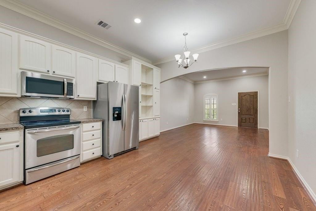 2155 Colby Ln - Photo 7 of 23