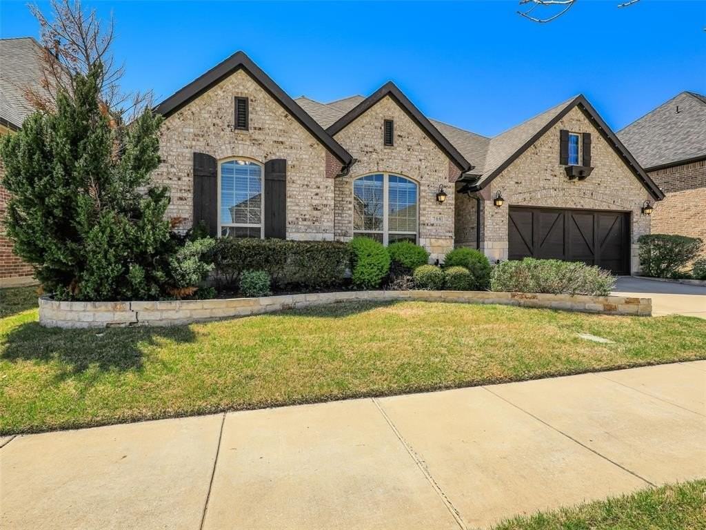 708 Sandbox Dr - Photo 2 of 32