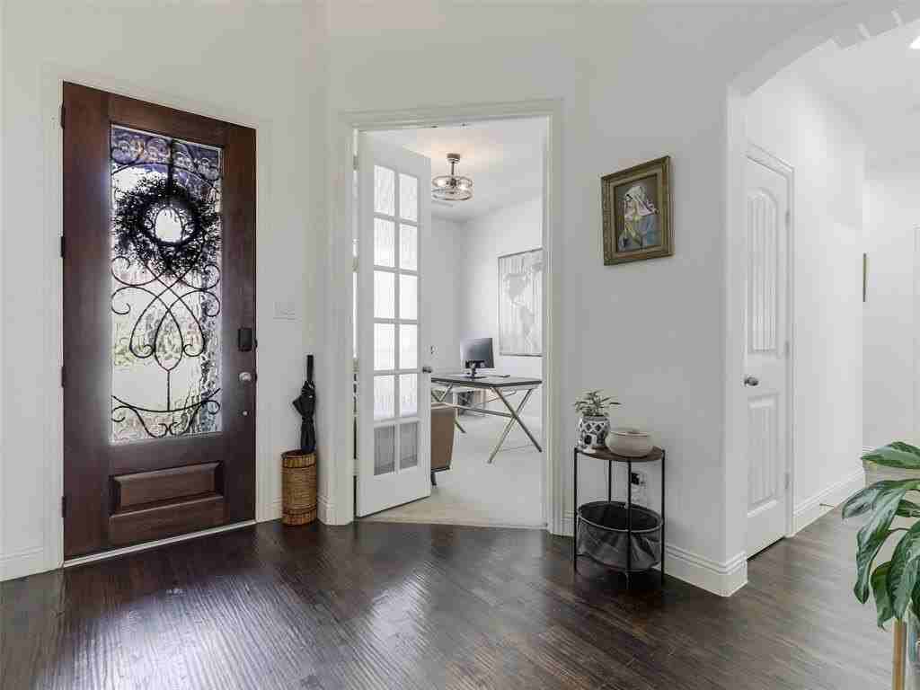 708 Sandbox Dr - Photo 5 of 32