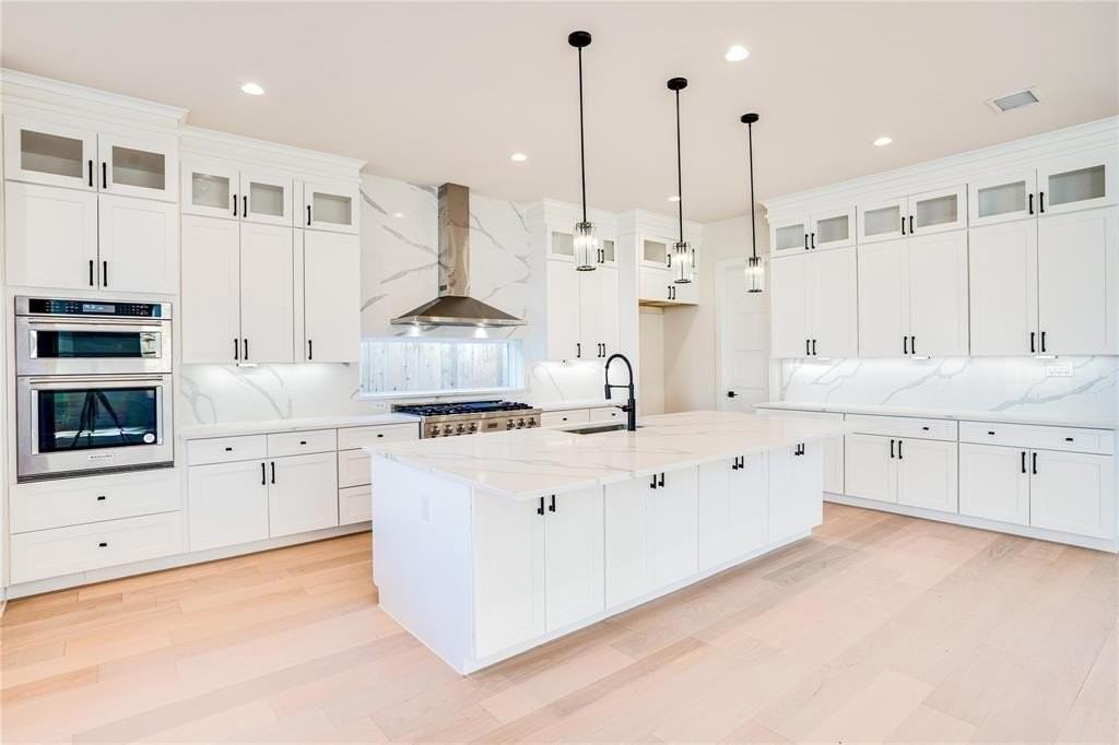 3611 S Versailles Ave - Photo 6 of 31