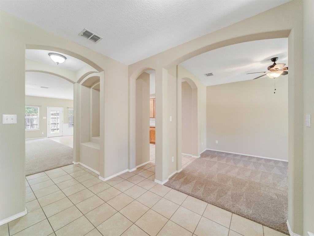 8162 Robertson Dr - Photo 4 of 36