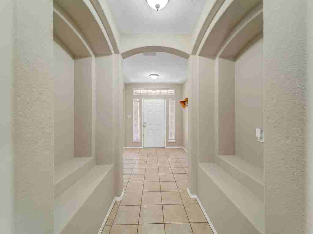 8162 Robertson Dr - Photo 5 of 36