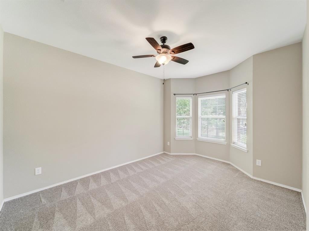 8162 Robertson Dr - Photo 6 of 36