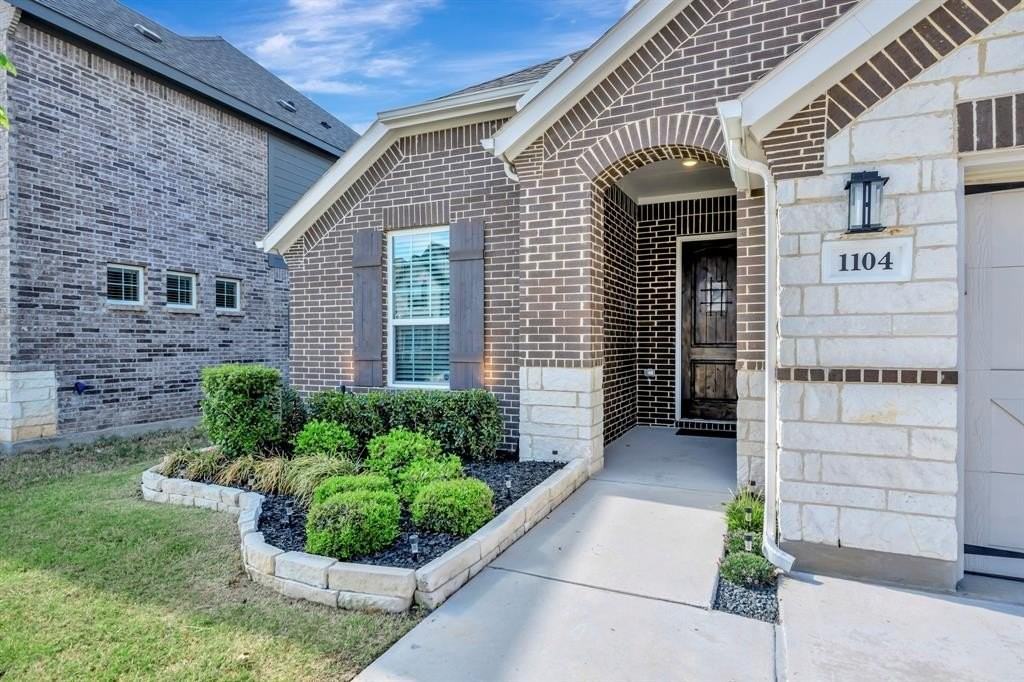 1104 Superbloom Ave - Photo 2 of 34