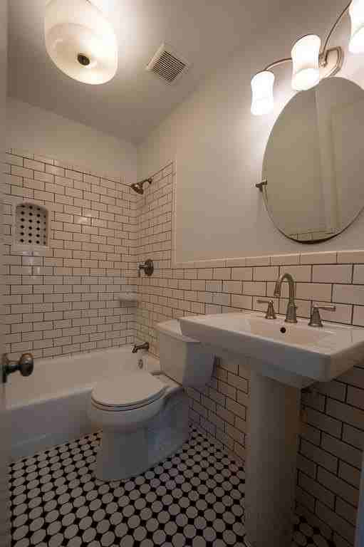 1017 N Houston St - Photo 6 of 9