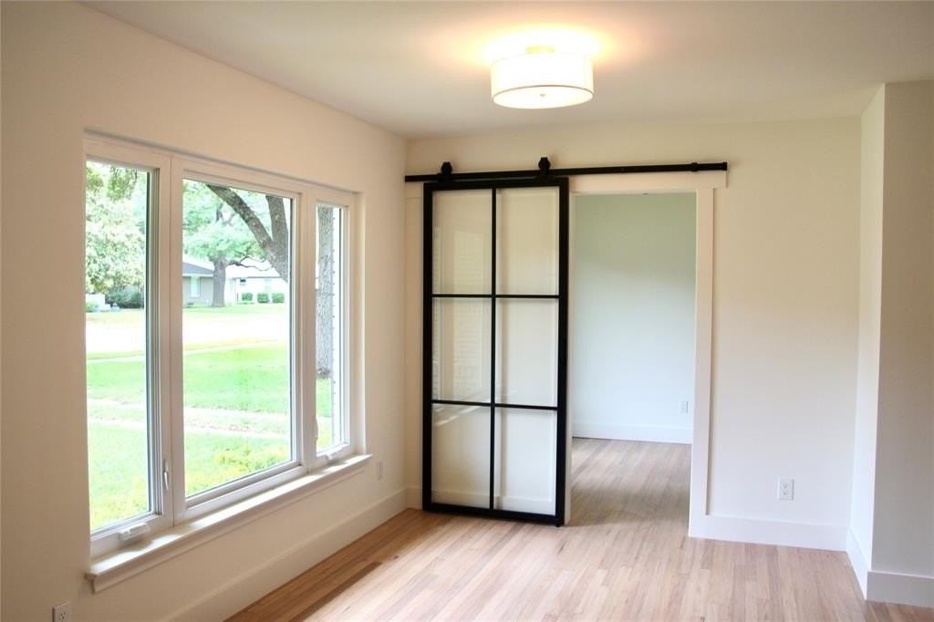 6335 Monticello Ave - Photo 5 of 18