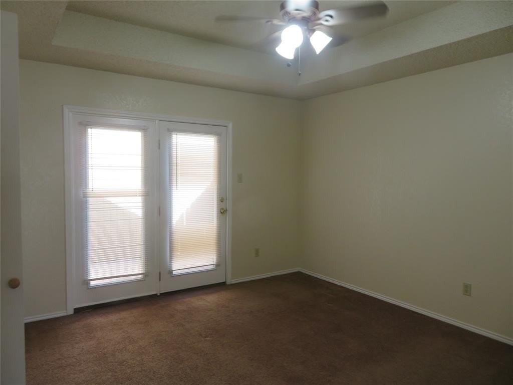 443 Warbler Dr - Photo 5 of 8