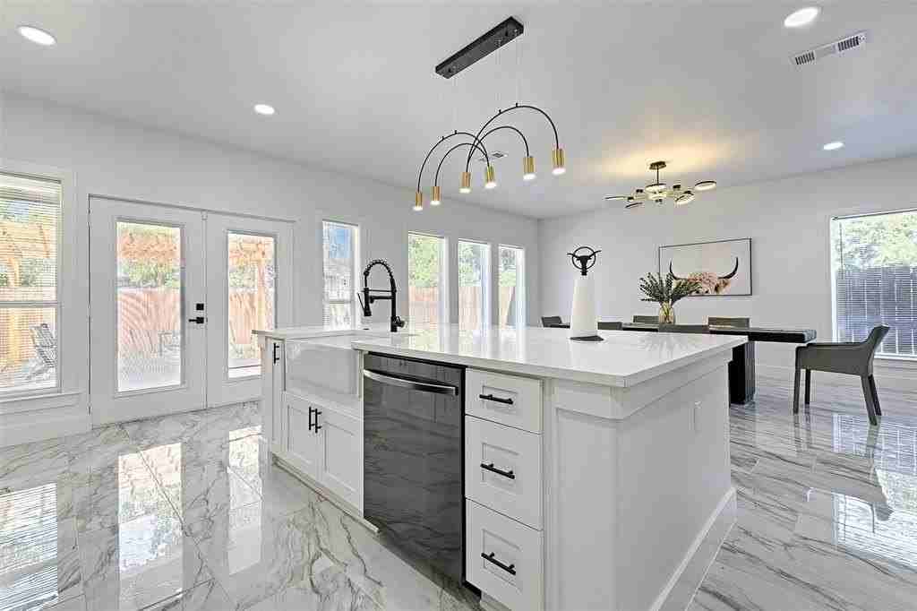 3319 Wake St - Photo 7 of 38