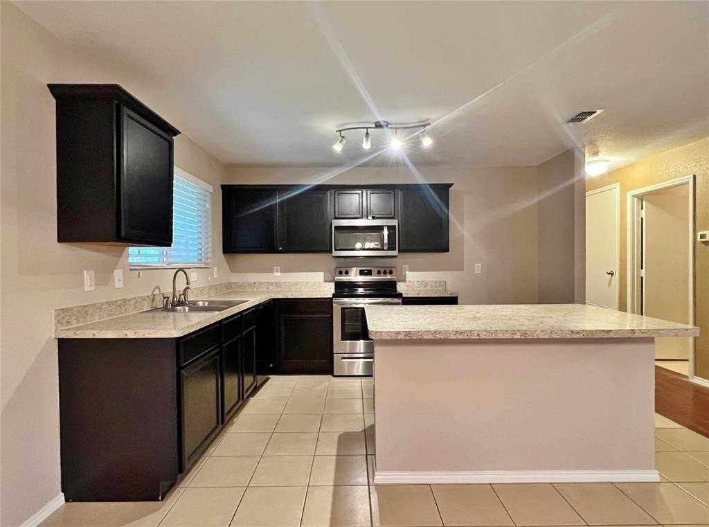 9925 Amaryllis Ln - Photo 7 of 20