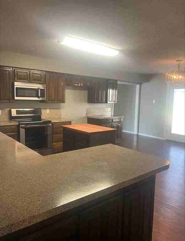 3012 Barrington Ct - Photo 7 of 17