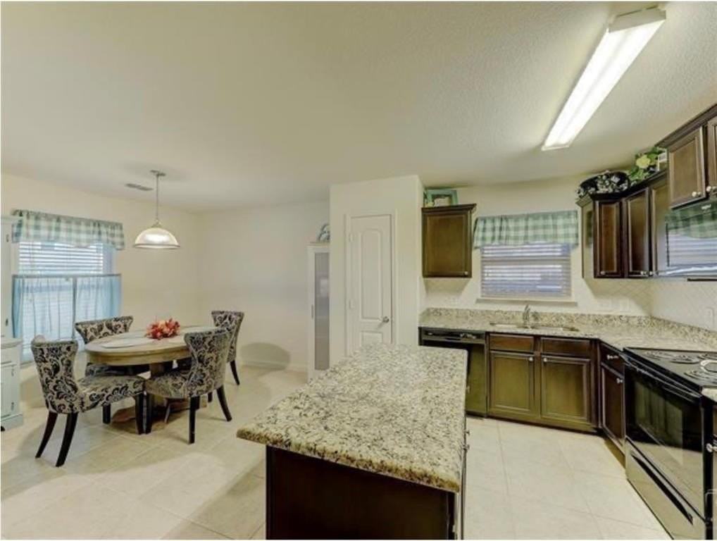 149 Lamont Rd - Photo 5 of 21