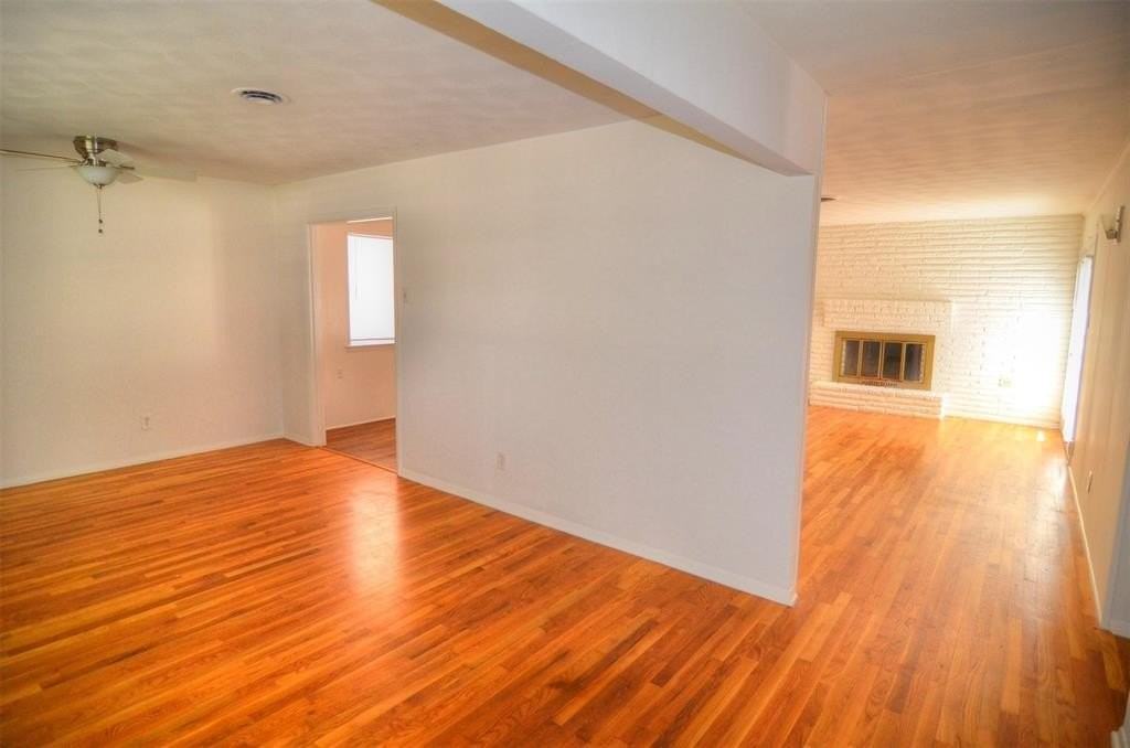 2528 Saint Francis Ave - Photo 2 of 11