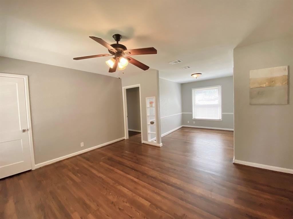 2114 Dunloe Ave - Photo 3 of 14