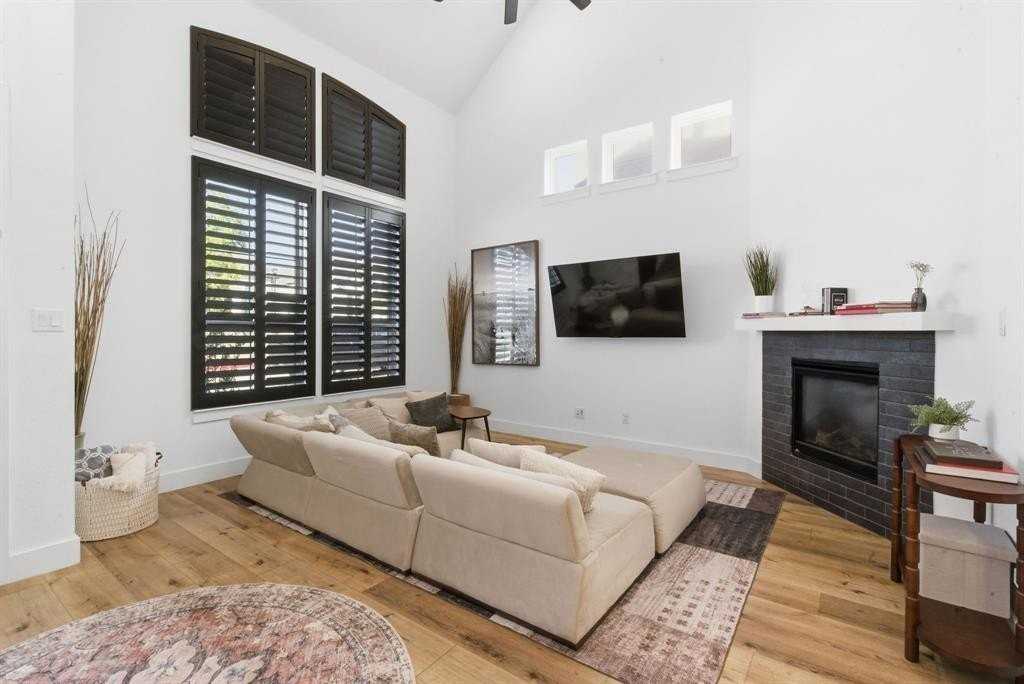 14429 Greymoore Cir - Photo 3 of 22