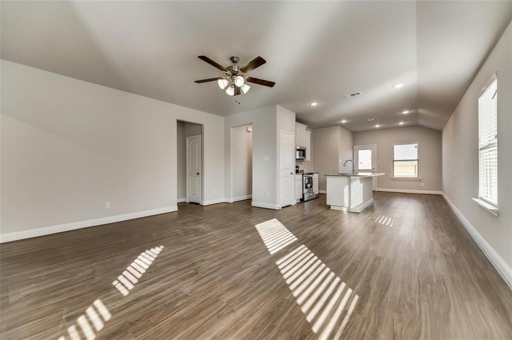 1430 Warringwood Dr - Photo 3 of 19