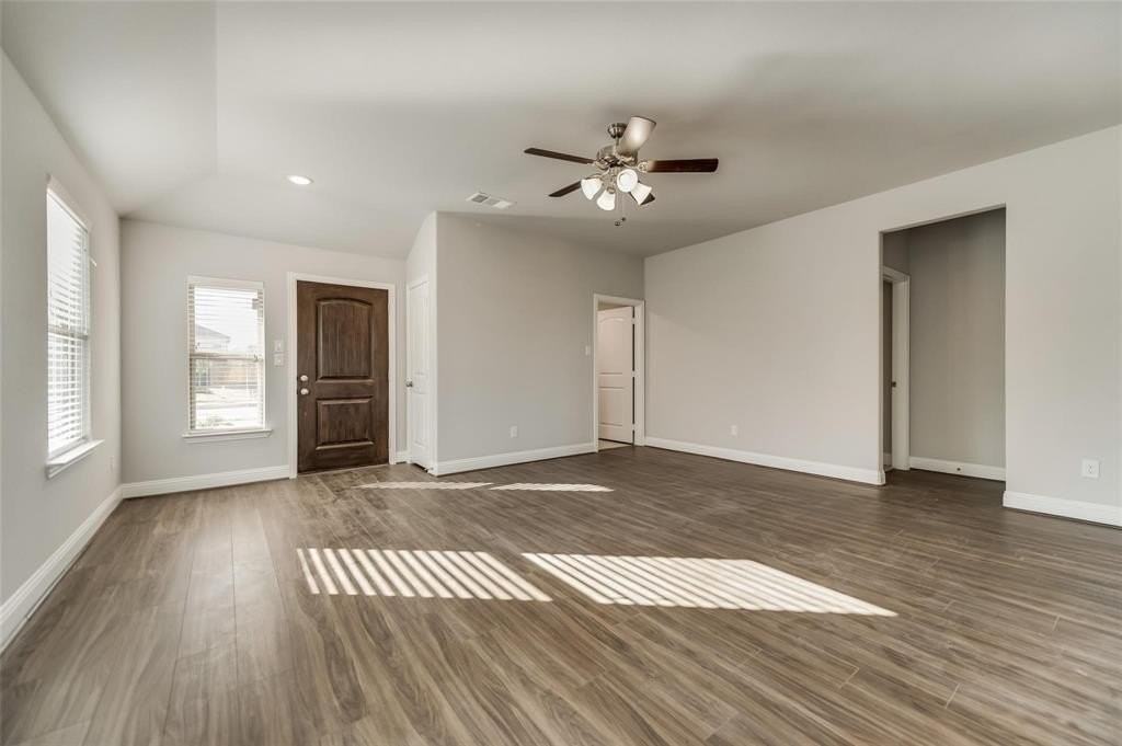 1430 Warringwood Dr - Photo 4 of 19