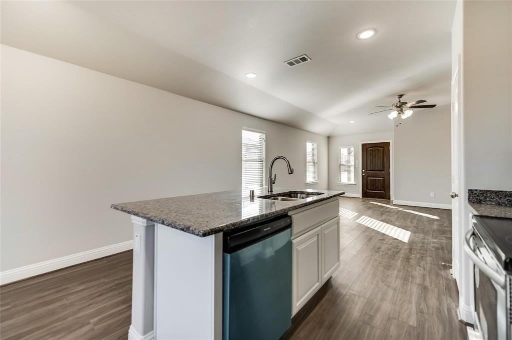 1430 Warringwood Dr - Photo 6 of 19