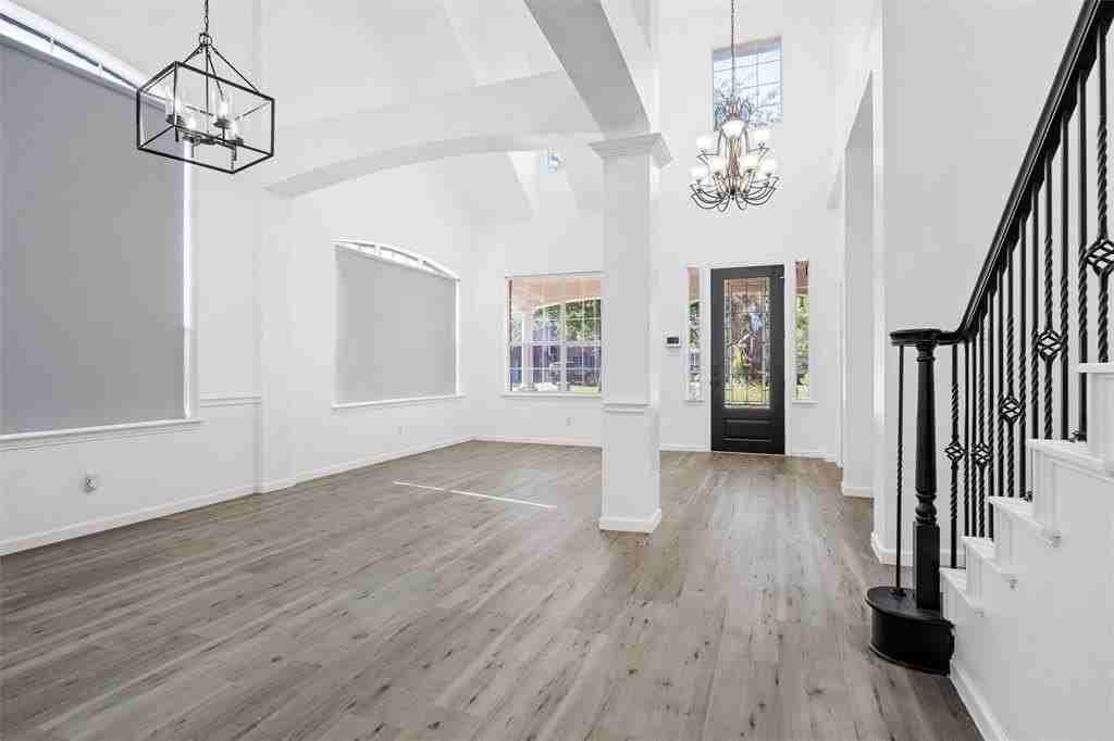 4201 Iron Ln - Photo 3 of 25