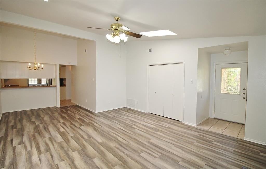 1406 Butterfield Dr - Photo 4 of 18