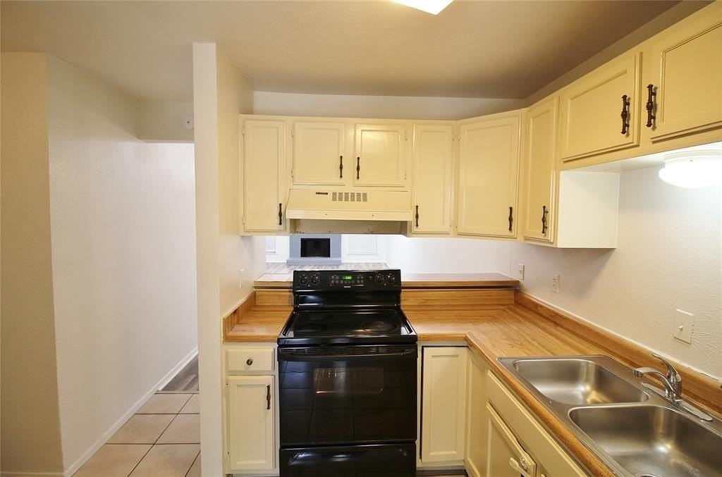 1406 Butterfield Dr - Photo 7 of 18