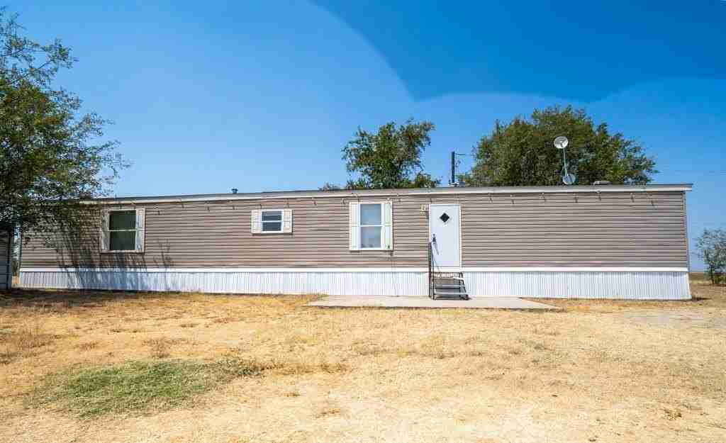 11621 Annandale Rd - Photo 2 of 15