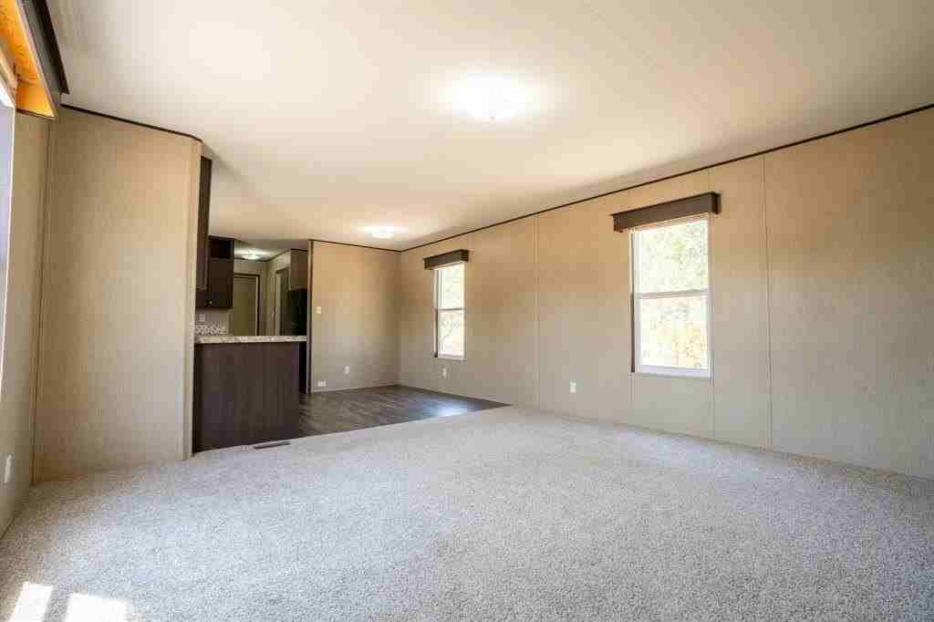 11621 Annandale Rd - Photo 3 of 15