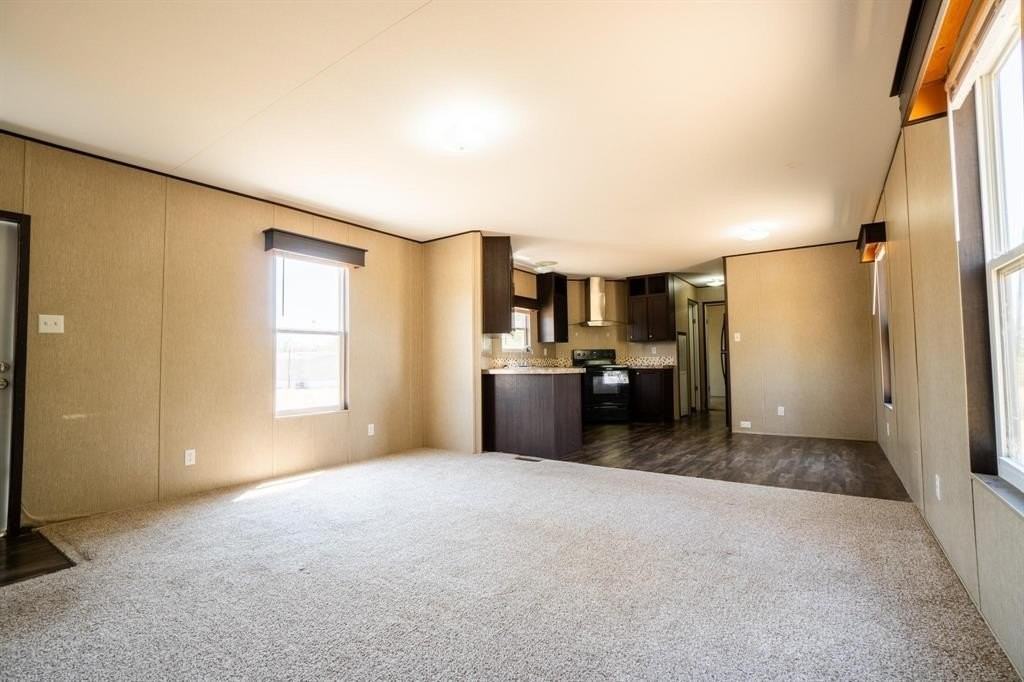 11621 Annandale Rd - Photo 4 of 15