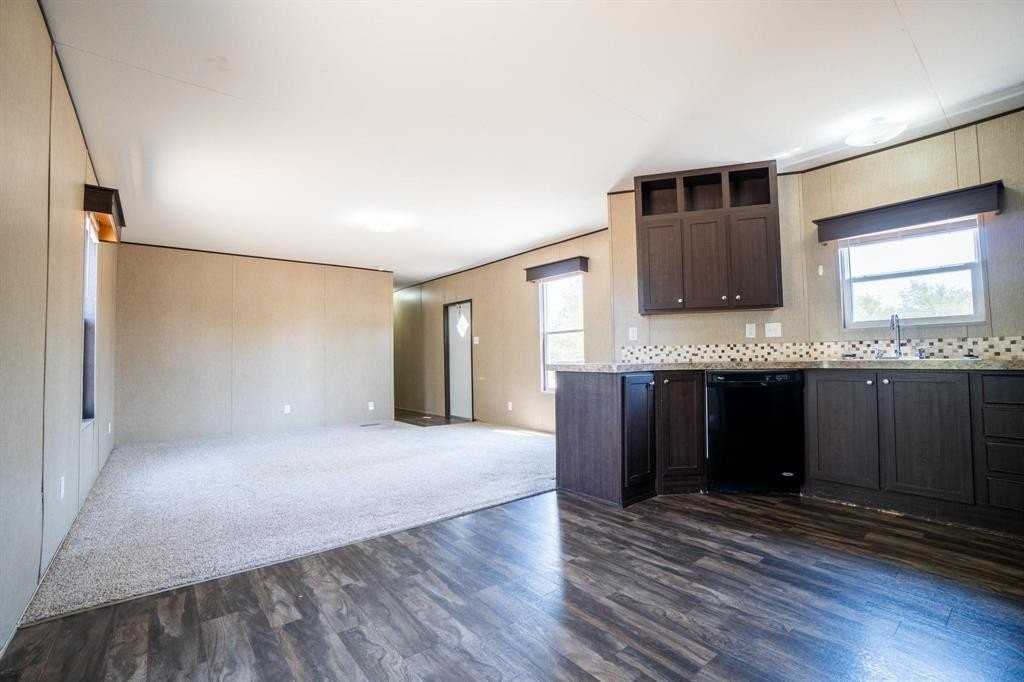 11621 Annandale Rd - Photo 6 of 15