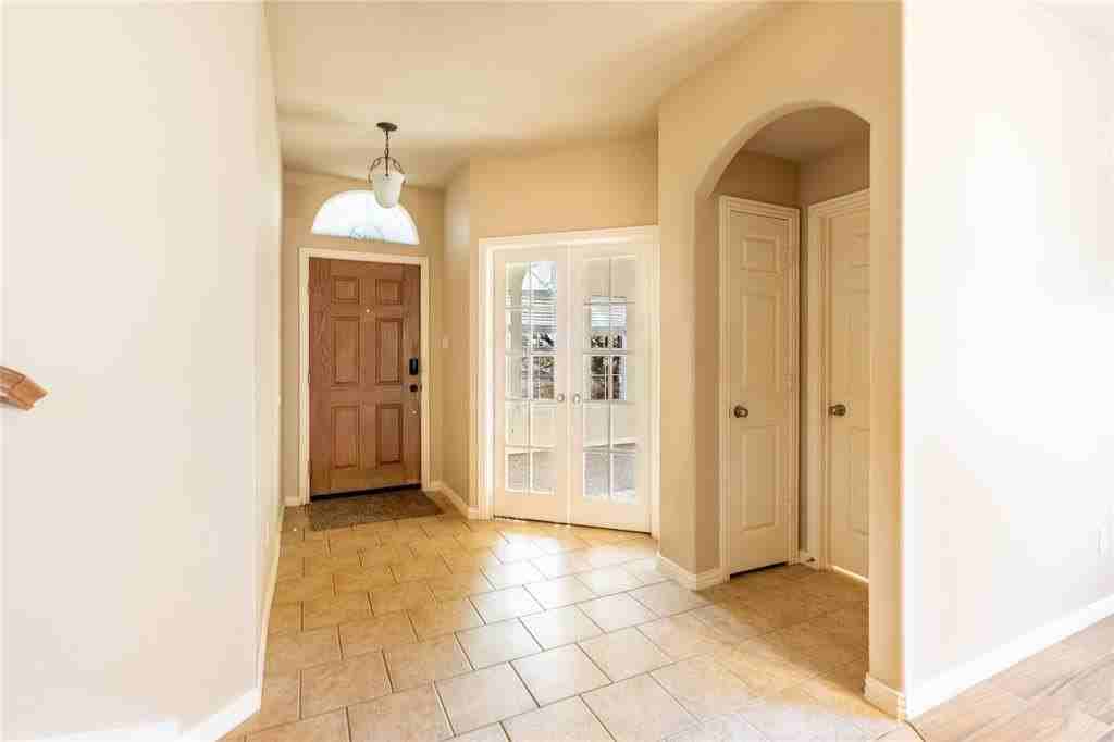 7220 Petersburg Dr - Photo 6 of 34