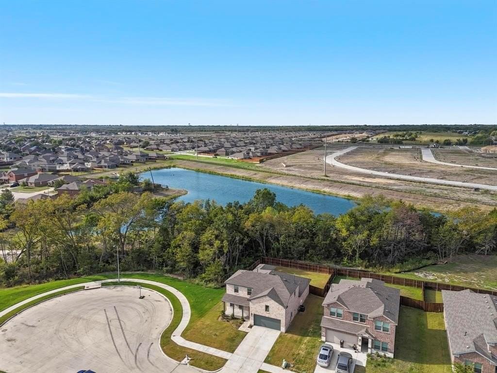 1428 Victoria St - Photo 3 of 20